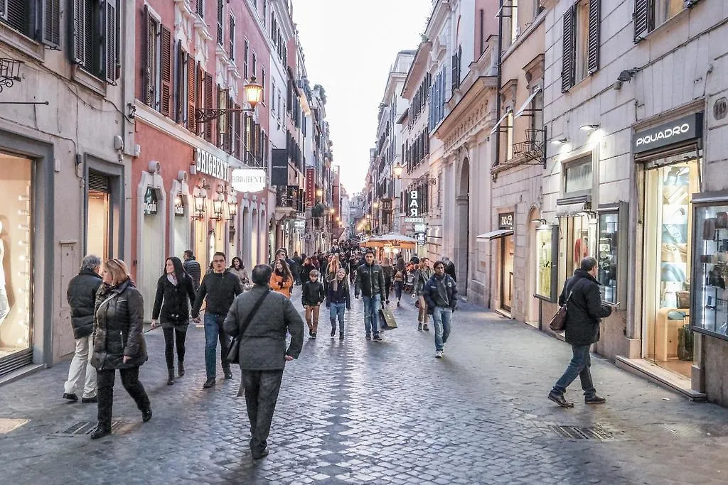 Spanish Steps Art Apartment Rome